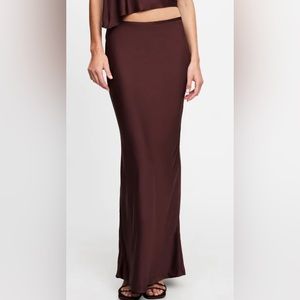LIONESS FASHION HUDSON Maxi Skirt in GARNET